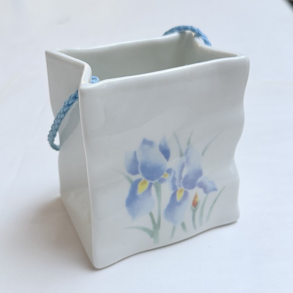 Jafra Blue Iris Ceramic Bag Floral  Planter potpourri  Rope Handle Vintage 1986